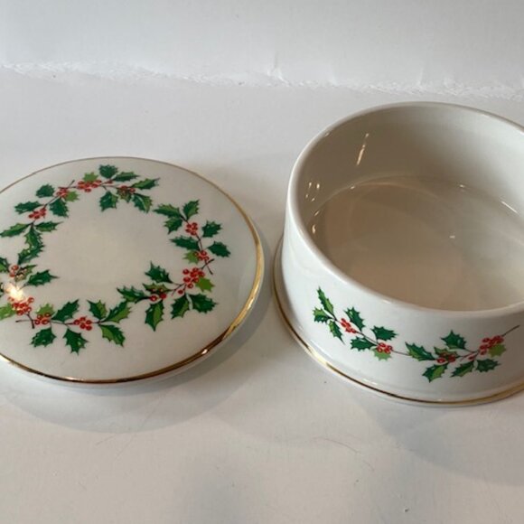 Vintage Sadler England Holly lidded Trinket box - Picture 5 of 9